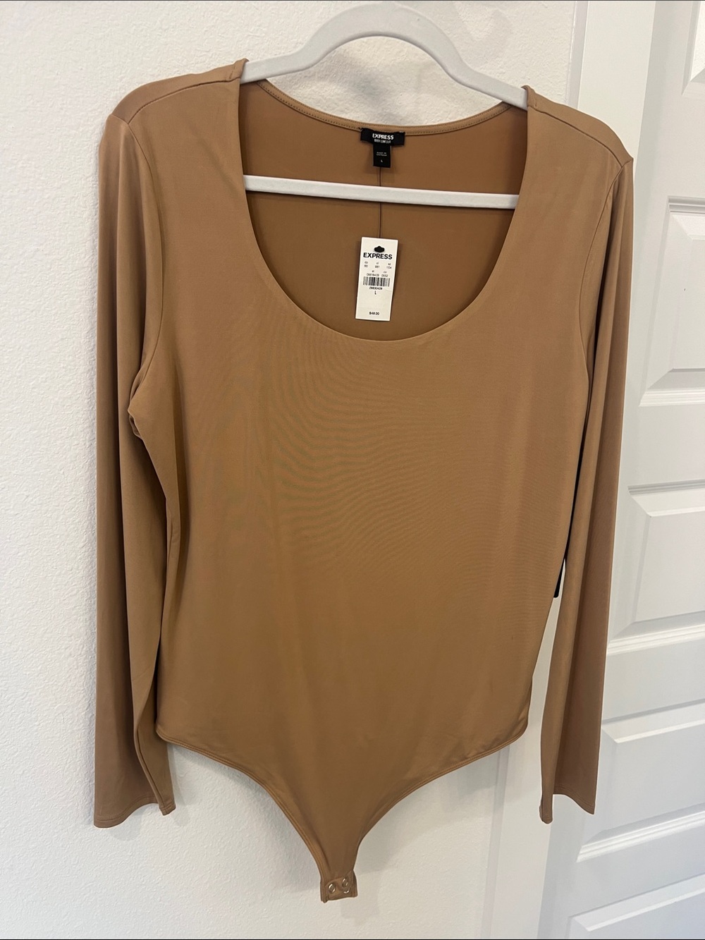 Express Long Sleeve Scoop Neck Bodysuit - Camel/Tan